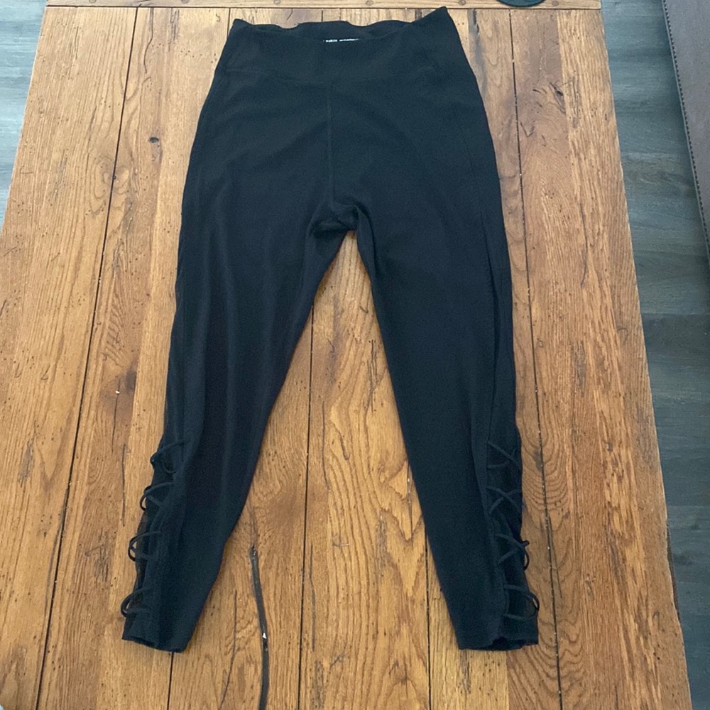 Victoria’s Secret lattice and mesh paneling leggings
